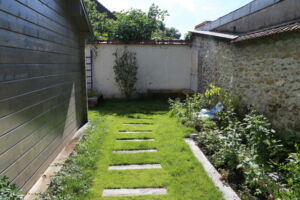 Jardin de Fruits et plantes aromatiques à Limeil Brévannes Limeil espace petits fruits plantes aromatiques